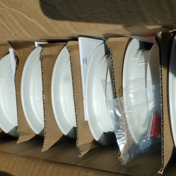 Lot 6 Kiddie Smoke Alarm Bundle 9v Batteries Included FRESH 2022! NIP New NIB - Picture 4 of 6